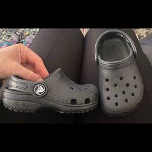 Black crocs